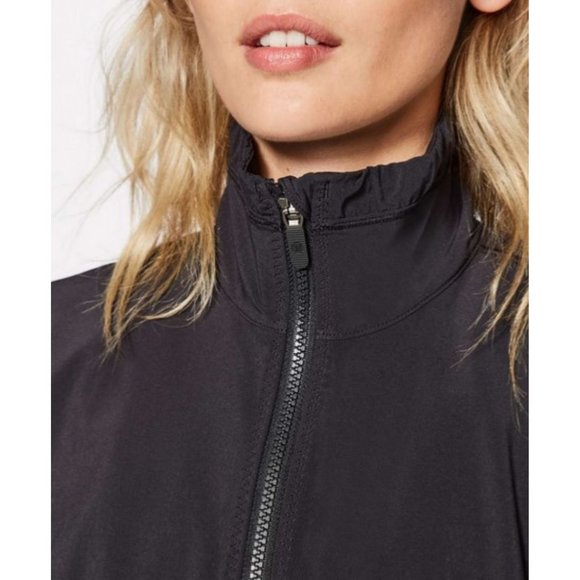 Lululemon Round Trip Jacket Black Size 2 Swift Ultra Light - Picture 2 of 9